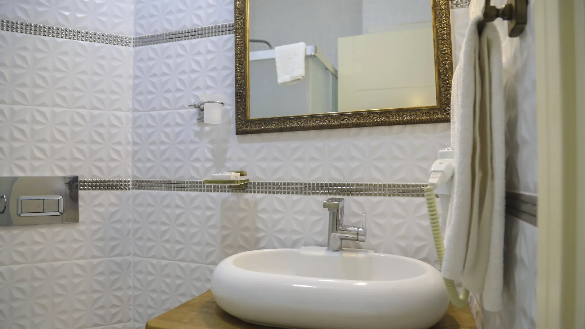 Aksu Hotel Alaçatı 2*,