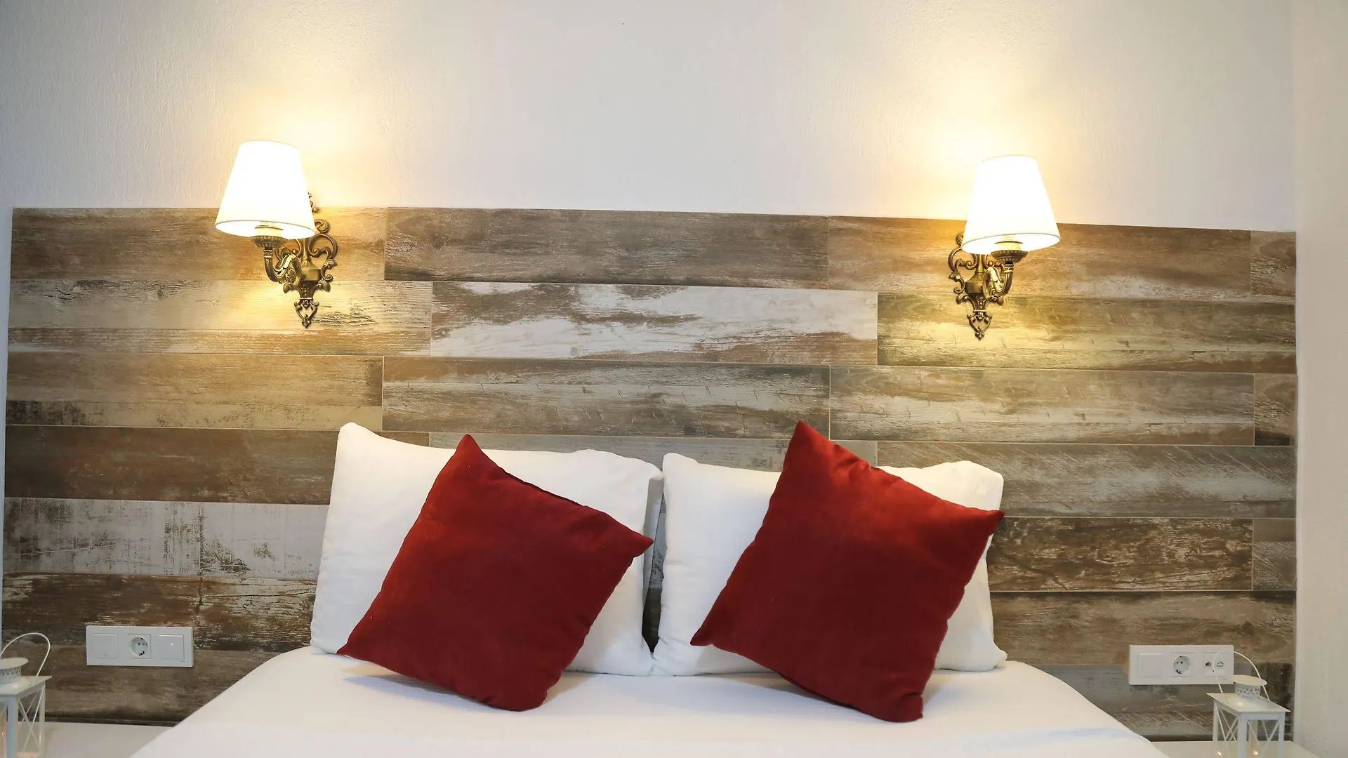 Aksu Hotel Alaçatı 2*,