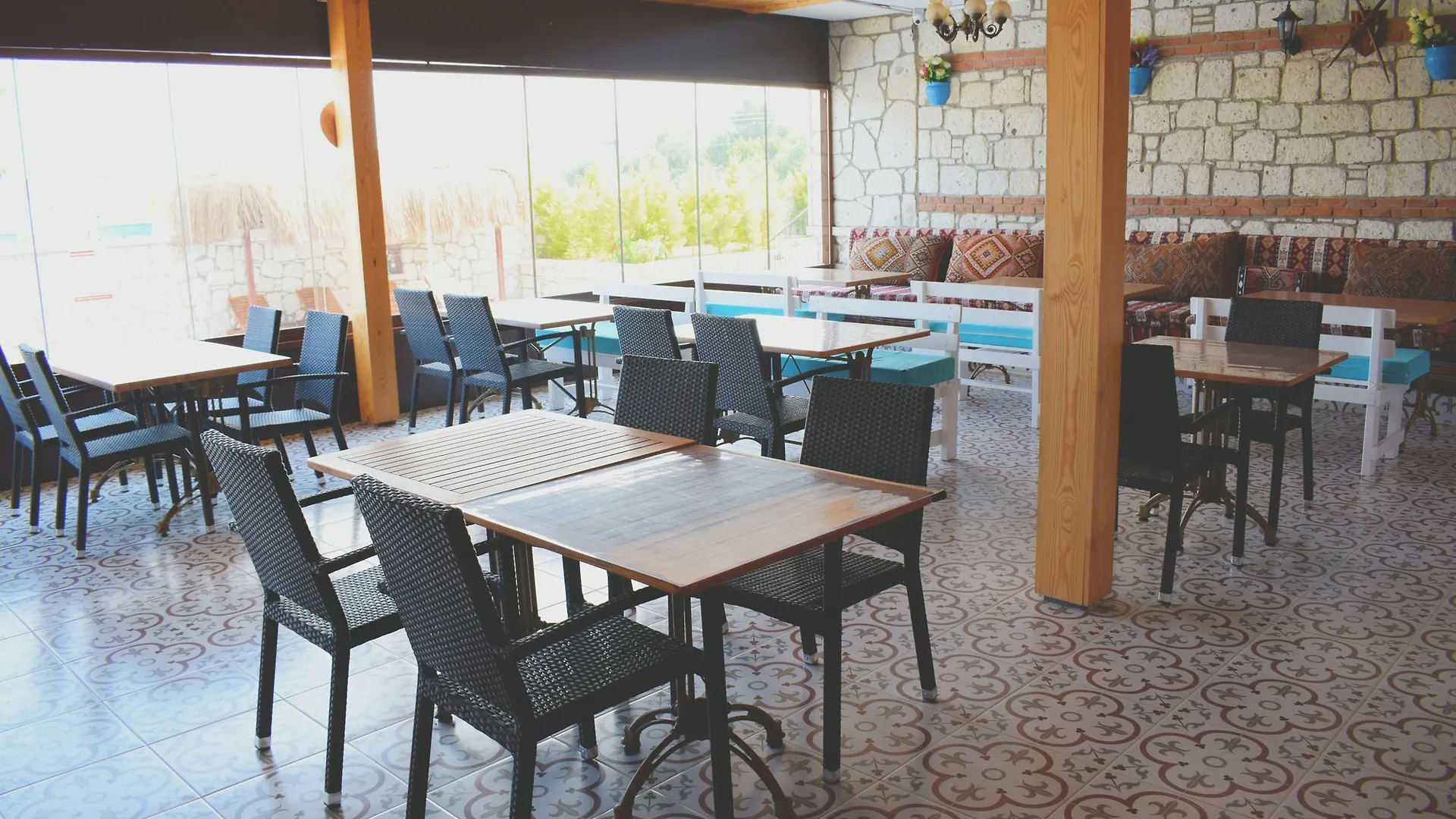 Aksu Hotel Alaçatı 2*,