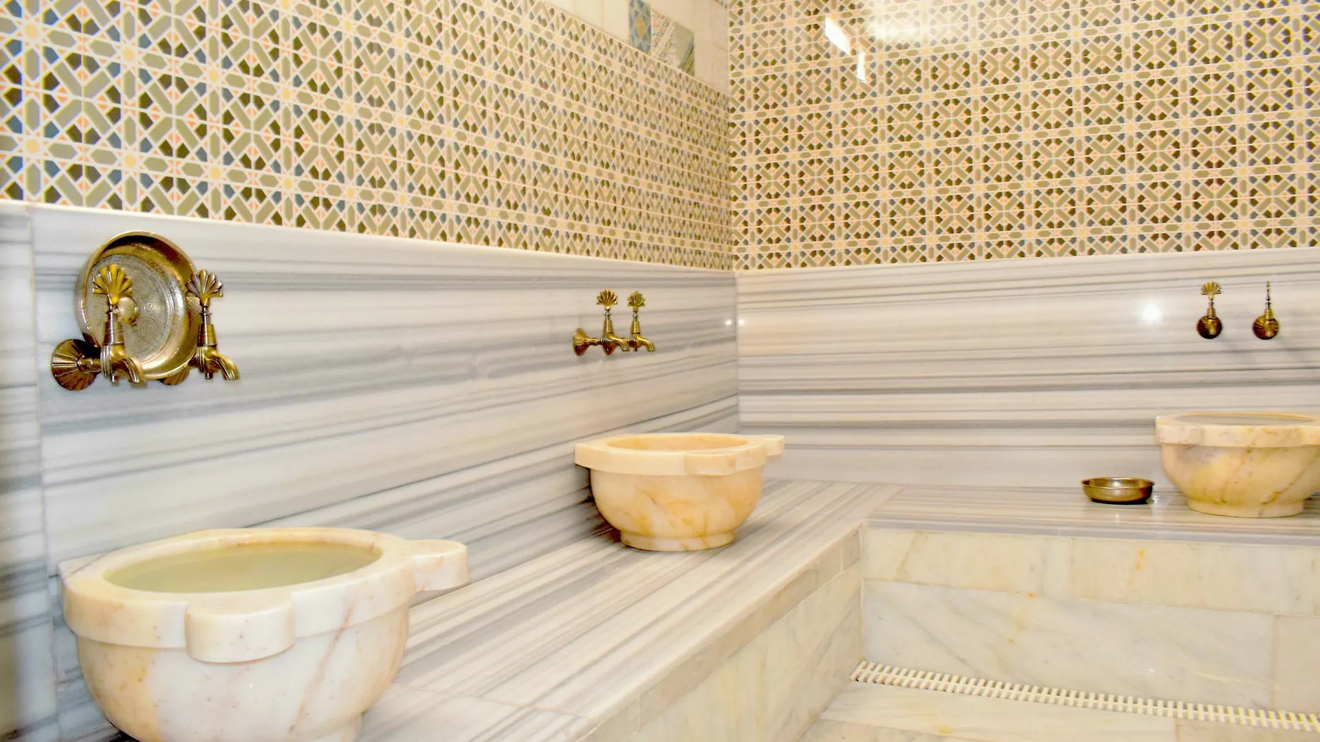 **  Aksu Hotel Alaçatı Türkei